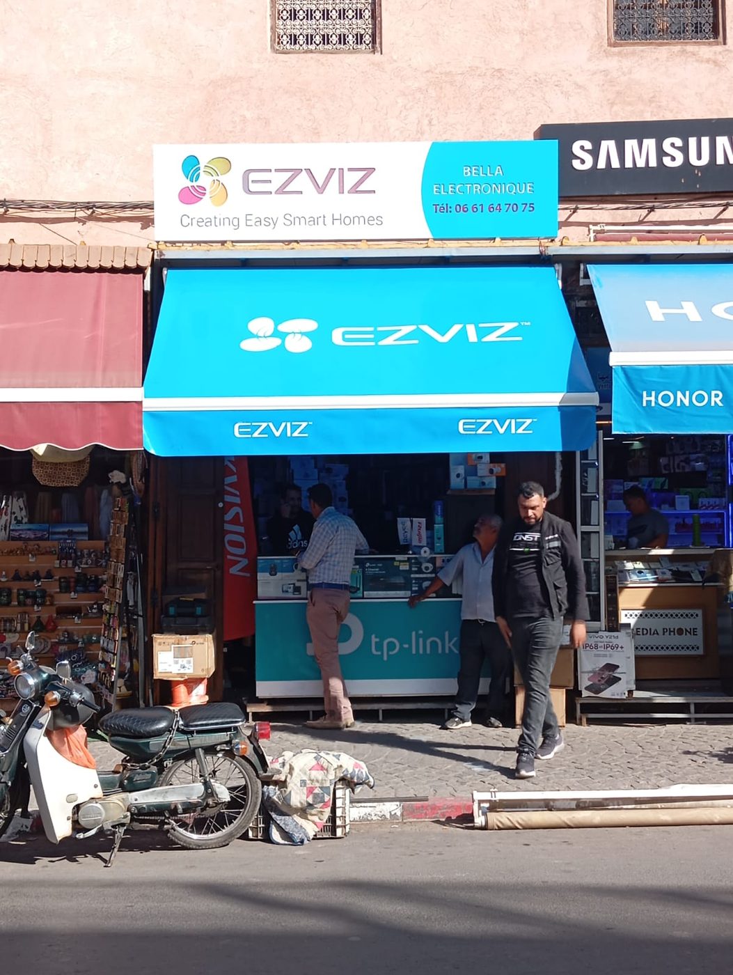 EZVIZ shop front branding